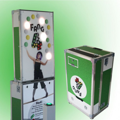 Lichtspiel-Station fang 4 mit Jongleur mit Lichtbildern